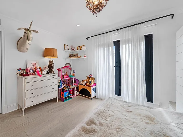 7500 Miami View Dr #SFH — Photo 12
