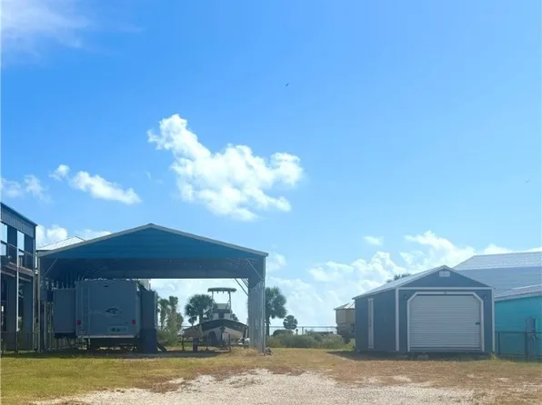 501 W Maple St, Port O Connor, TX 77982