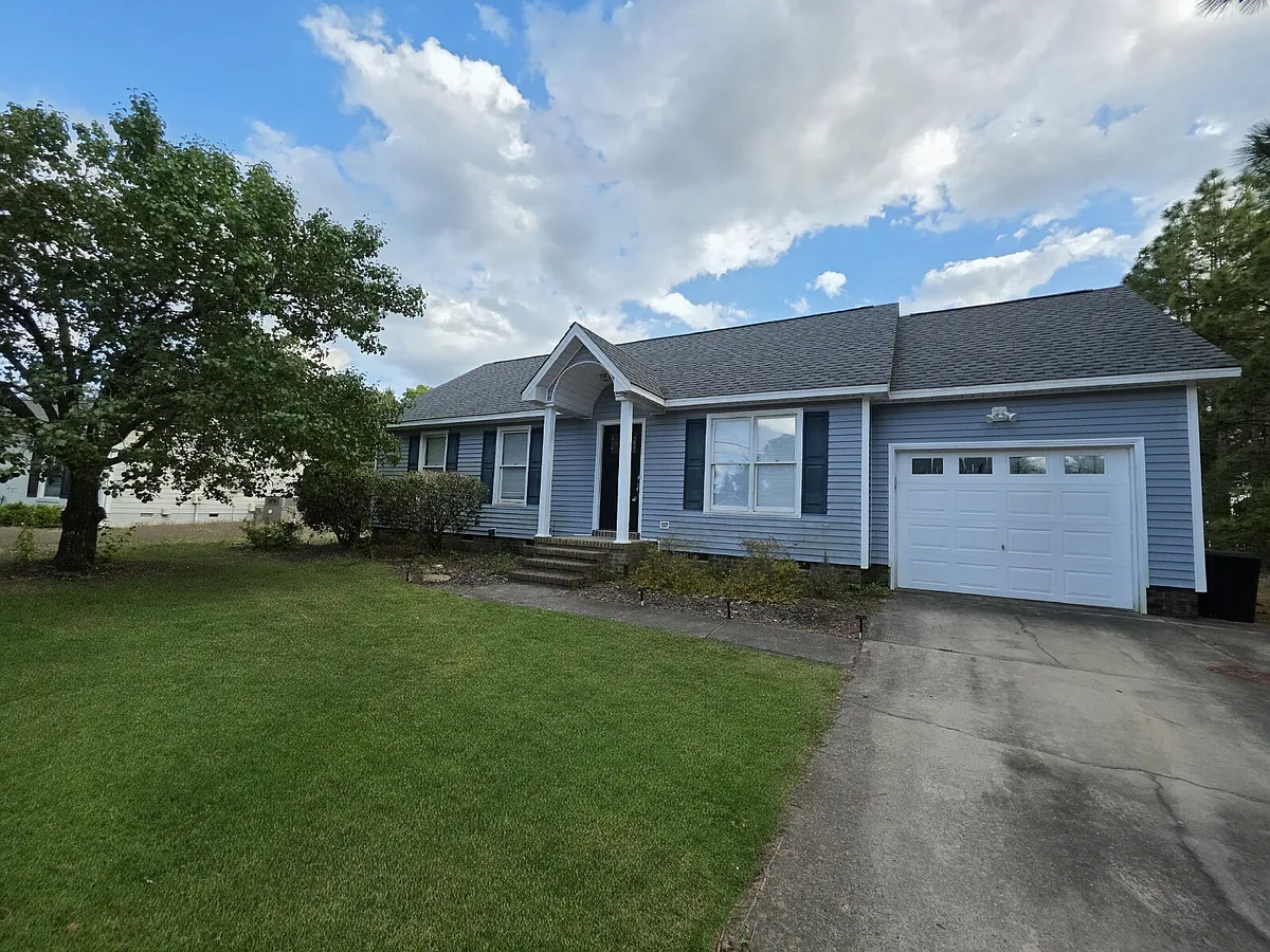 Building Photo - 6333 Cicada St
