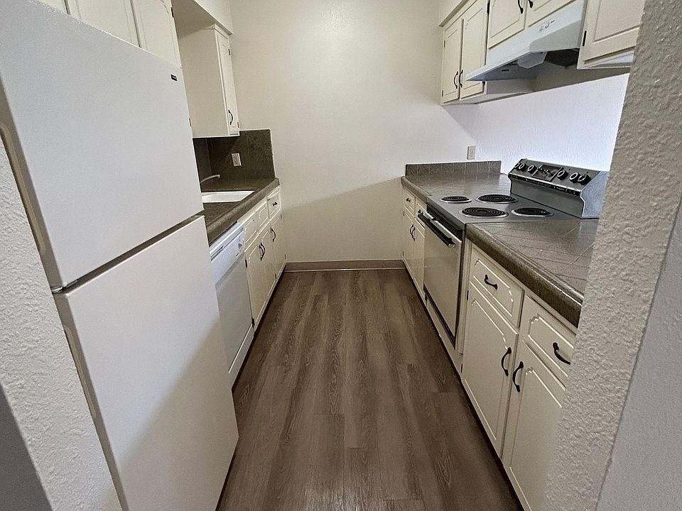 1st image of 1155 E Bullard Ave #F76e809d2