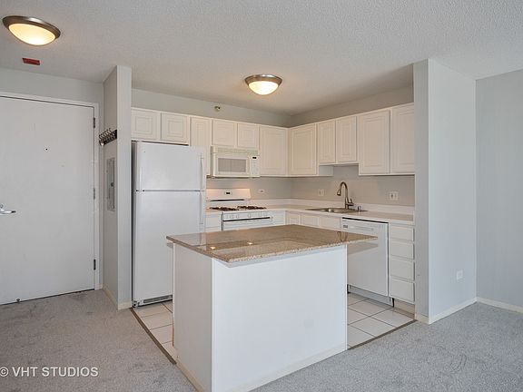 4th image of 545 N Dearborn St APT 1208