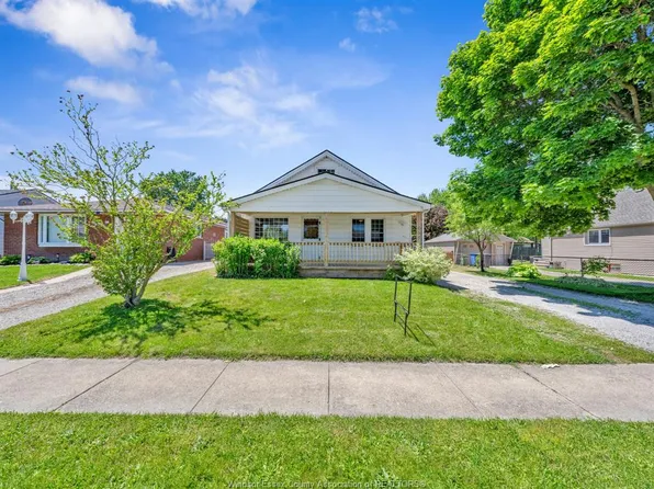 653 Labute St, Tecumseh, ON N8N 2B2