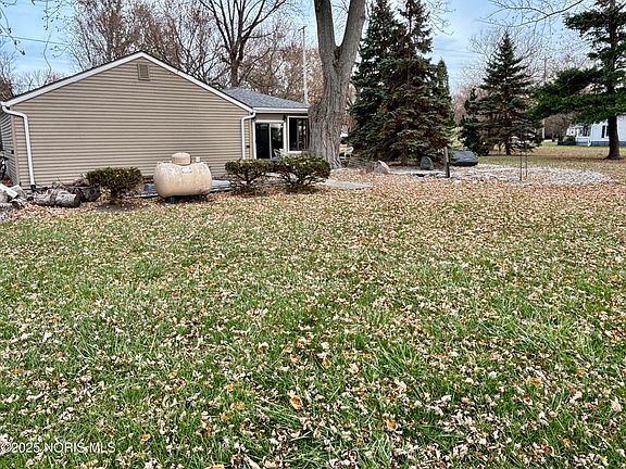 3rd image of 12404 La Fontaine Dr