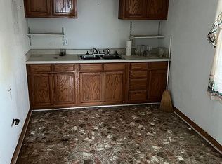 108 S Elizabeth St, Crane, TX 79731