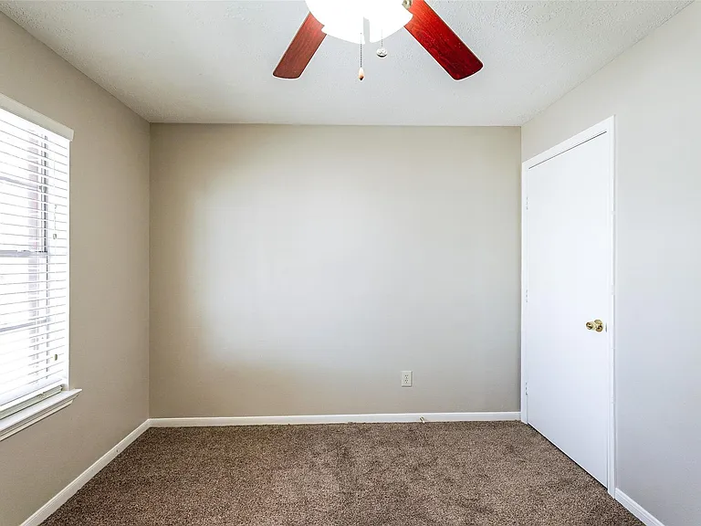 2103 Charlton House Ln — Photo 19