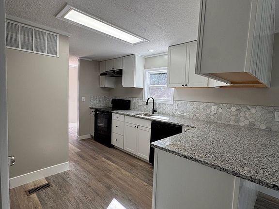 4th image of 124 Bennick Dr