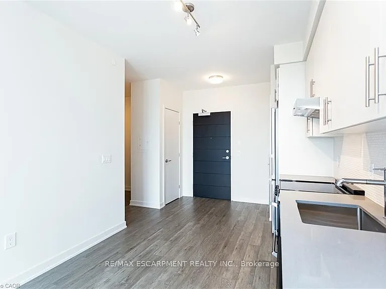 212 King William St E #1019 — Photo 10