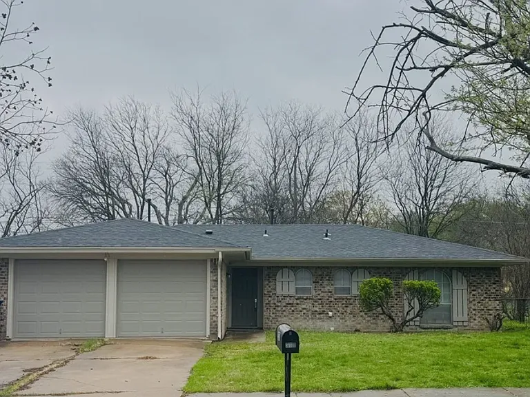 517 Creek St — Photo 1