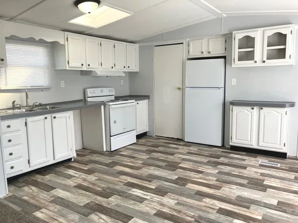3323 Iowa St #148, Lawrence, KS 66046