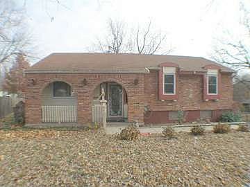2nd image of 720 NW Stratford Pl
