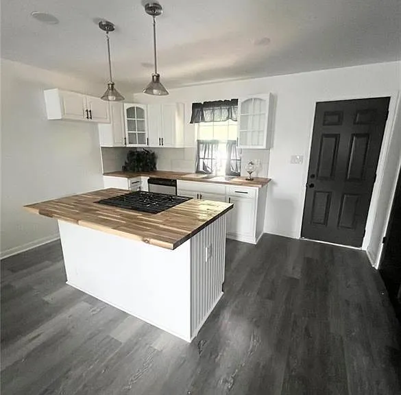 4095 Ester Dr SW — Photo 2