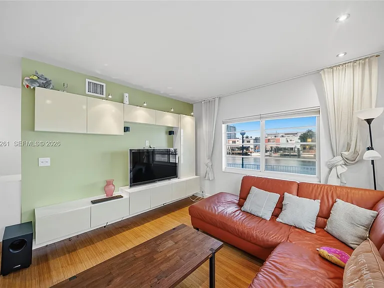 7207 Bay Dr #21 — Photo 12