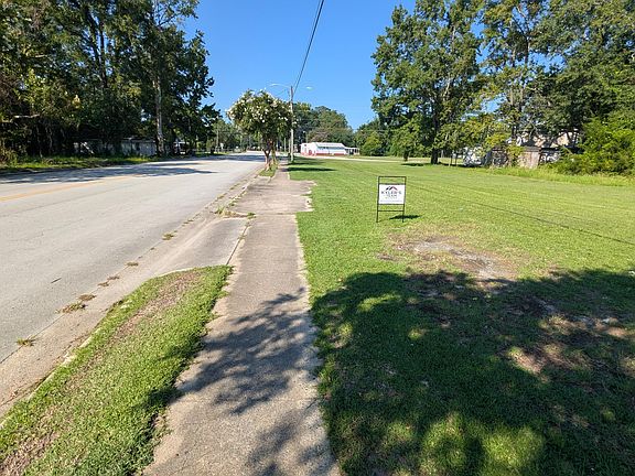3rd image of 4484 S Lee Street