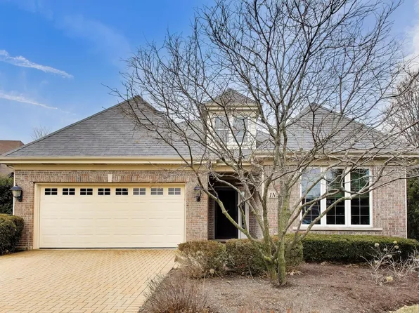 1N598 Golf View Ln, Winfield, IL 60190