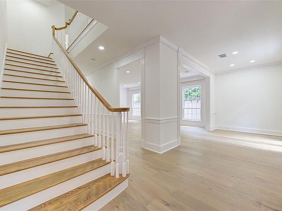 4th image of 2 S West Oak Dr