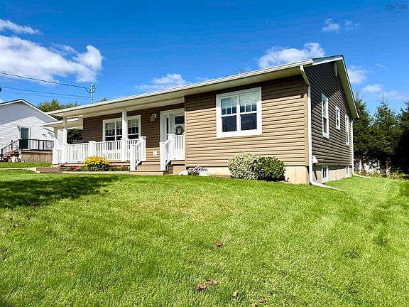3rd image of 8 Fletcher Dr