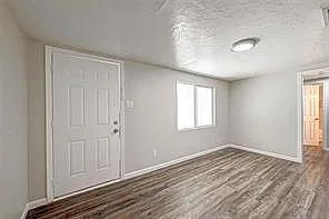 10694 Pine St — Photo 10