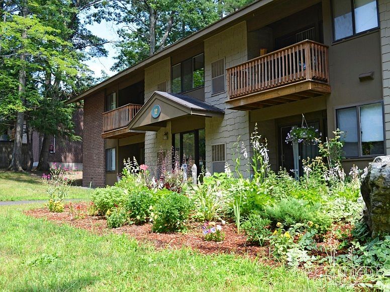 1st image of 24 Hampshire Dr APT A