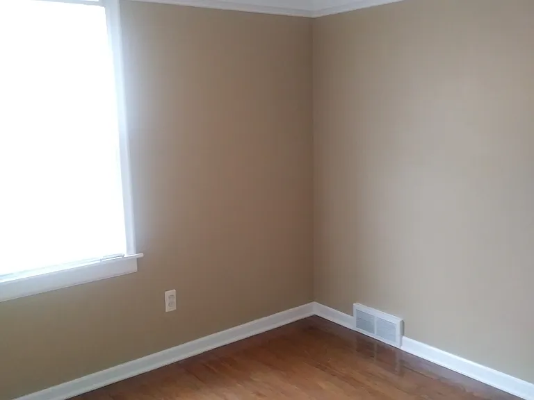 3904 Linwood Ave — Photo 6