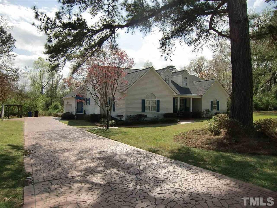 1st image of 207 Winterlochen Dr