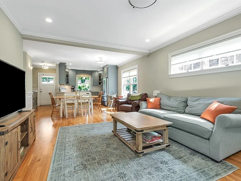 68 Woburn St #68 — Photo 6