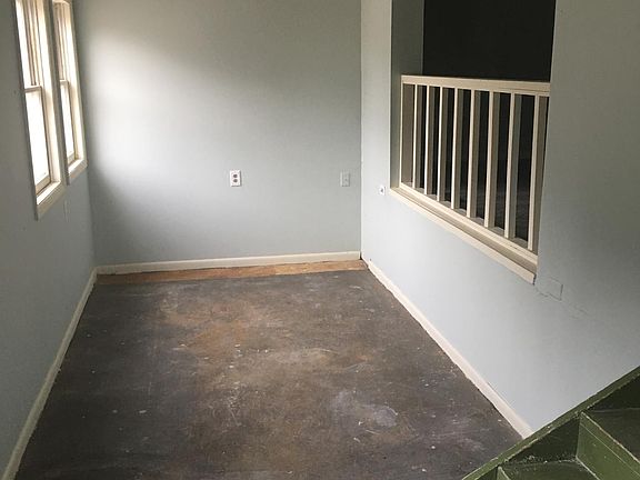 4th image of 203 Liberty Dr