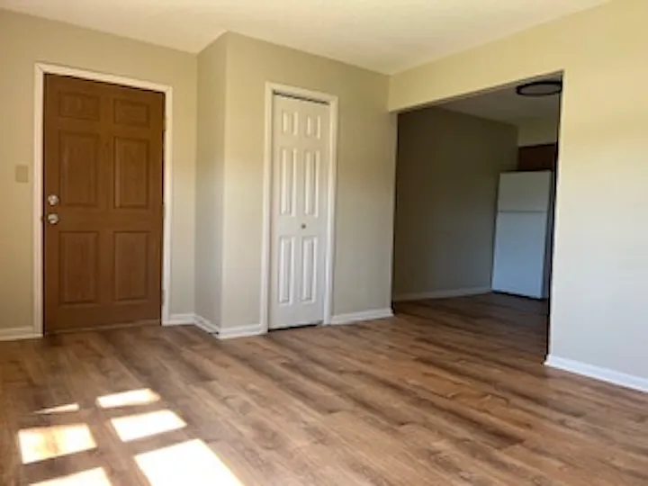205 W Graham St #4 — Photo 6