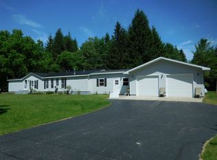 7786 Adams Rd, Manistique, MI 49854