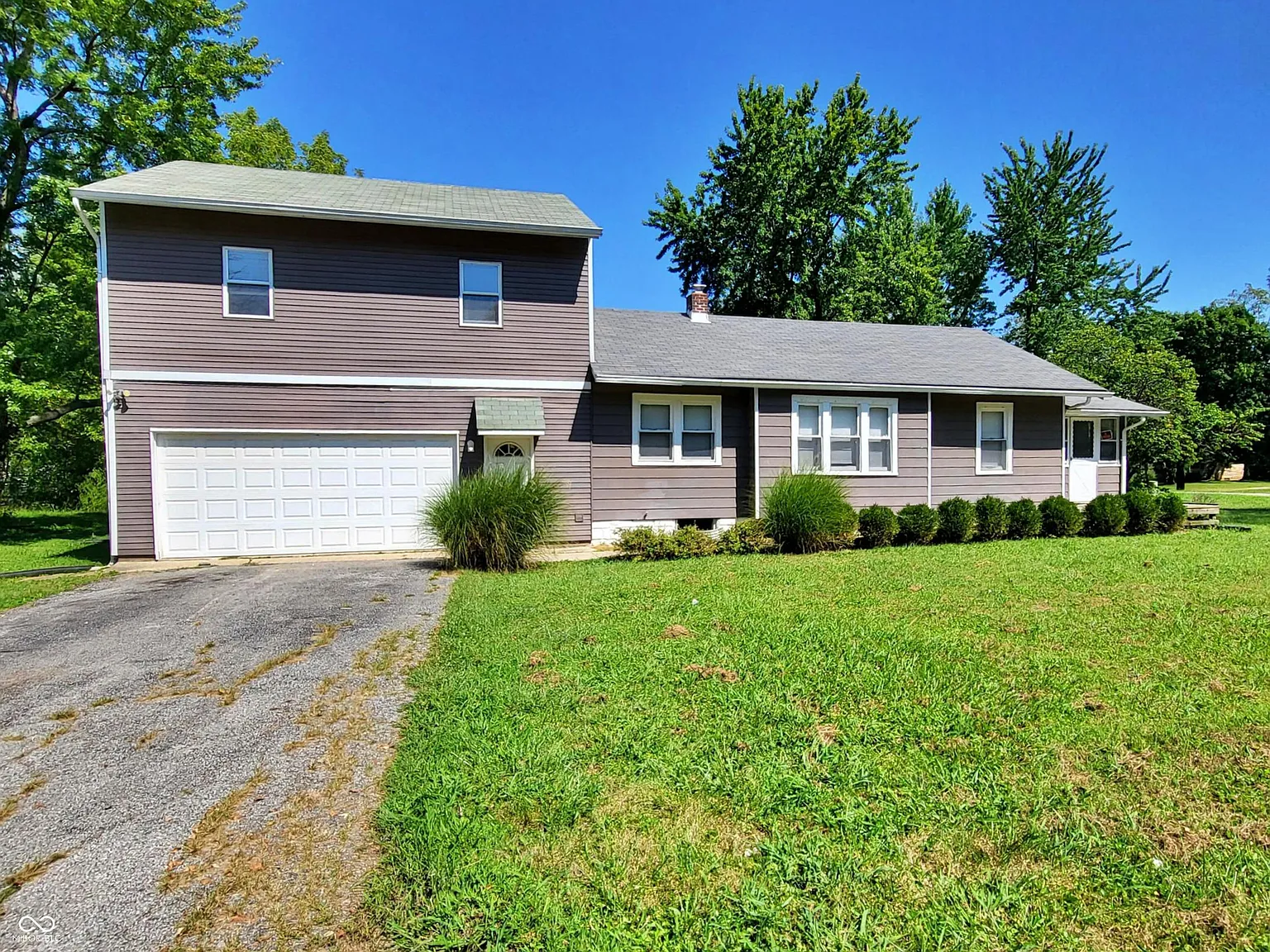 2 bed, 1.0 bath, 864 sqft, $1,150 — Photo 1