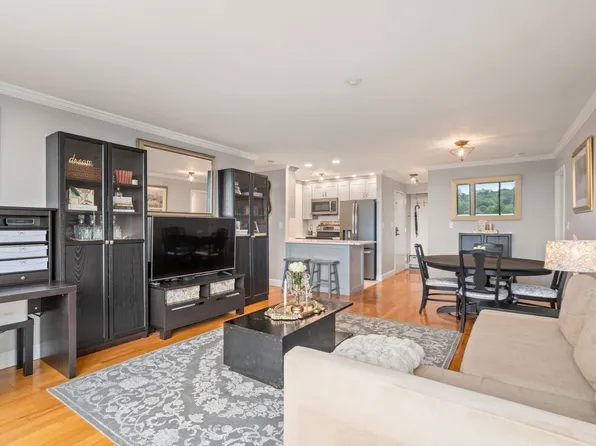 77 Adams St Unit 1009, Quincy, MA 02169