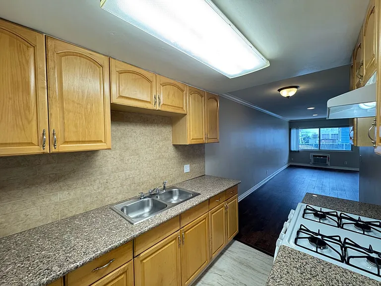 1332 E Broadway — Photo 6