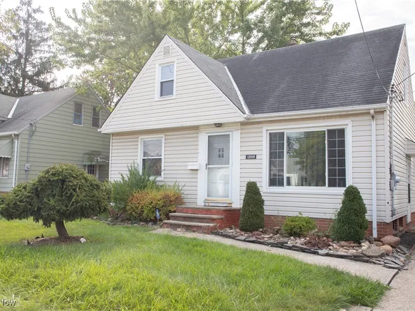 12816 McCracken Rd, Garfield Heights, OH 44125