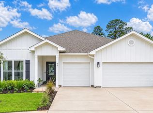 48 Hammock Cir, Freeport, FL 32439