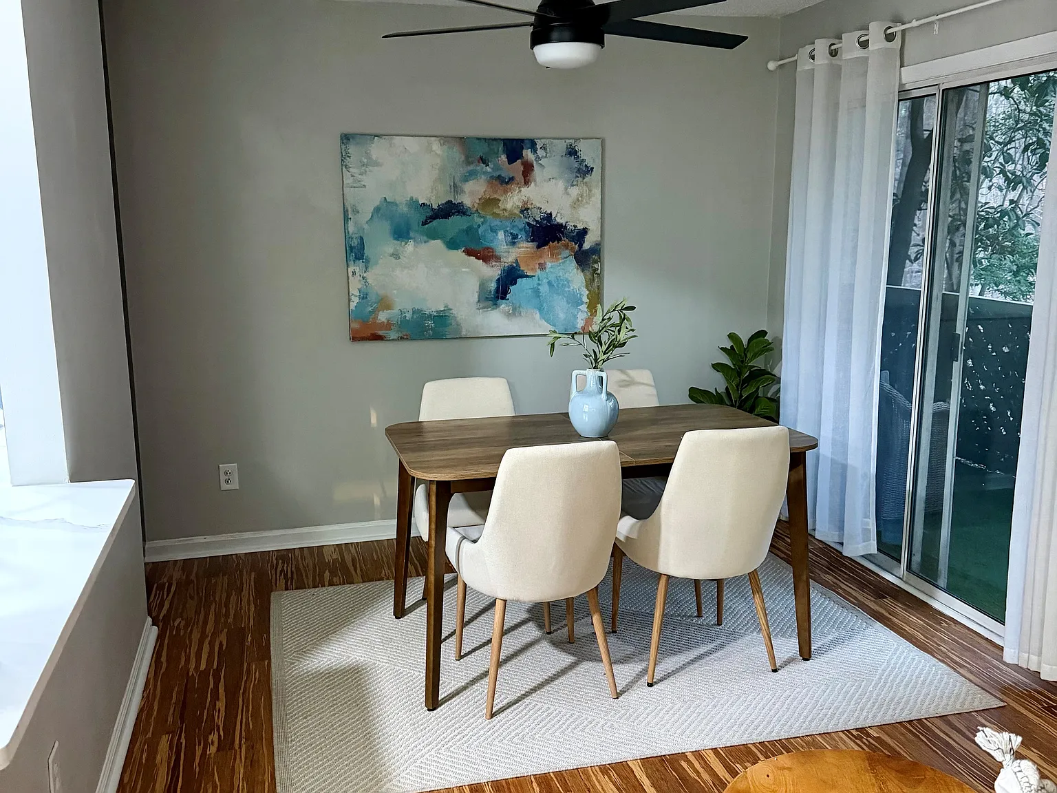 2 bed, 1200 sqft, $1,950 — Photo 3