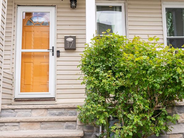 17 W 24th St, Bayonne, NJ 07002