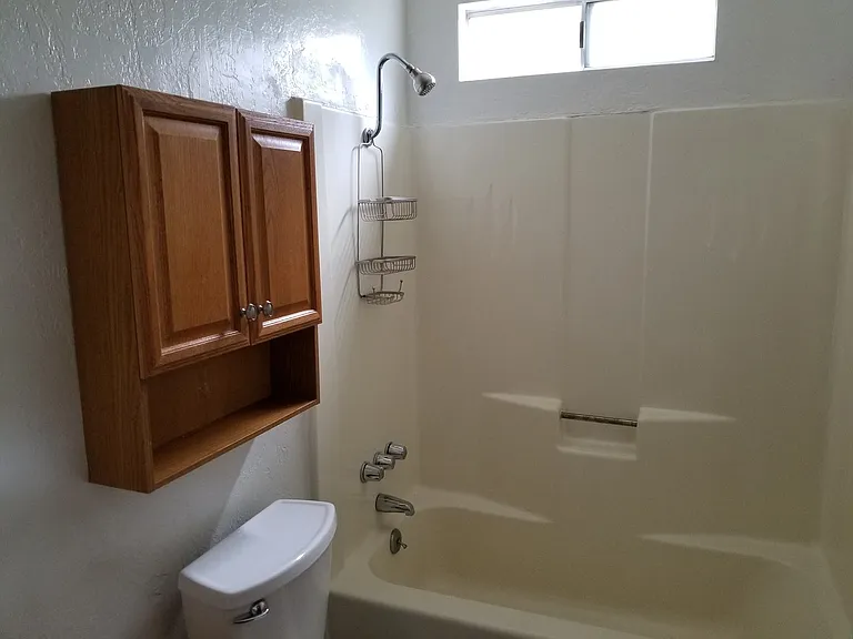 1008 Sierra Ave — Photo 6