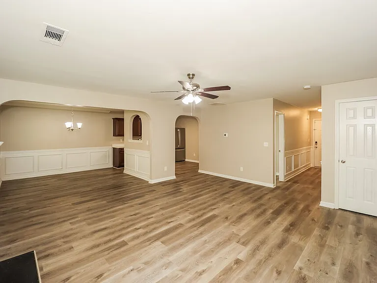 5584 Bluegrass Dr — Photo 6