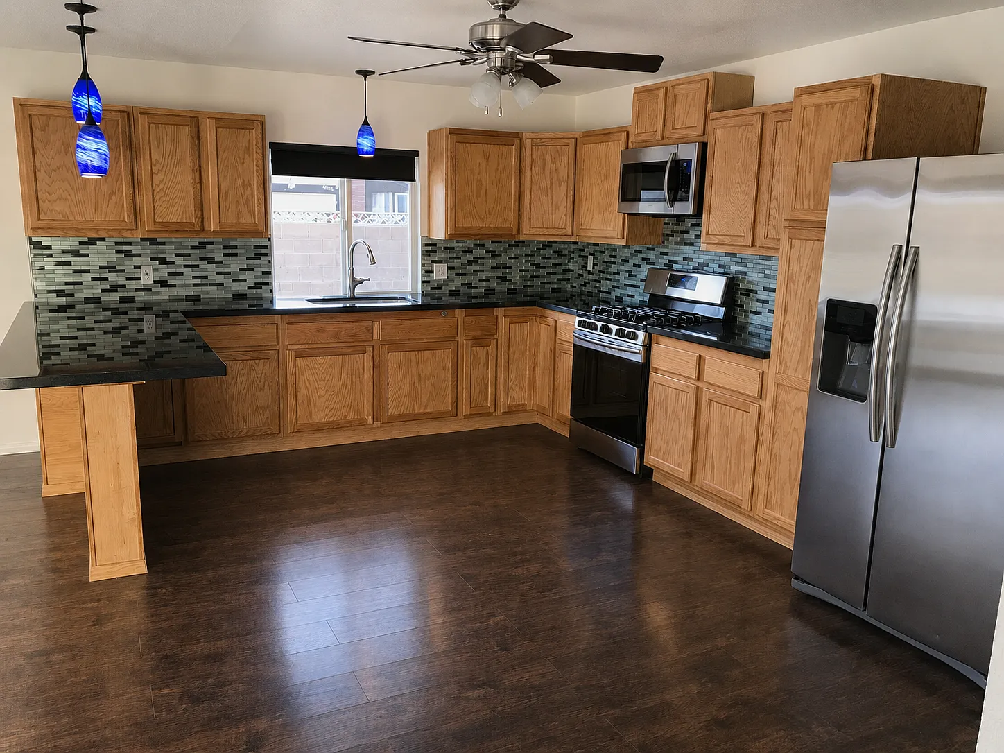 4 bed, 1574 sqft, $2,895 — Photo 2