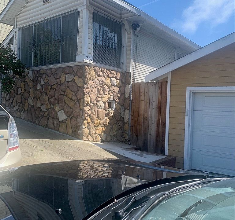 1st image of 1567 La Salle Ave
