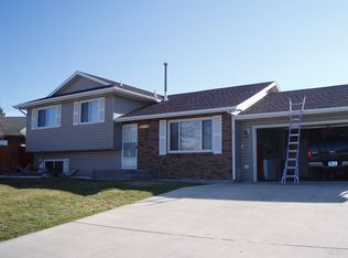 1107 Almon Cir, Gillette, WY 82718