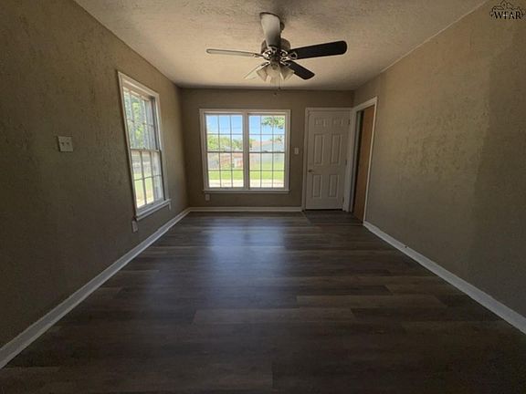 4th image of 513 W Inwood Dr