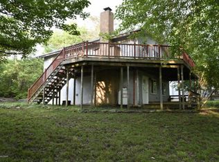 104 Island Dr, Long Pond, PA