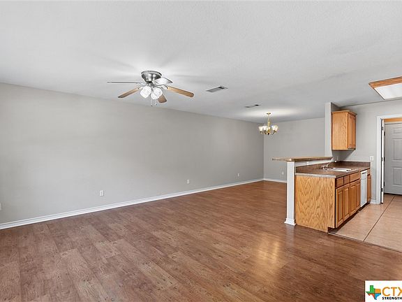 4th image of 500 Mitchell St
