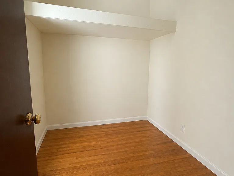 305 E 105th St #5D — Photo 2