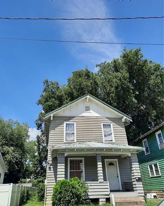 1st image of 1206 1st Ave