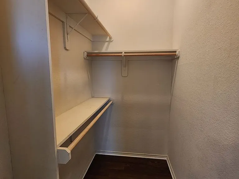 106 Collett Ct — Photo 13