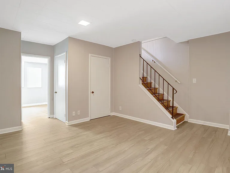 3267 S Stafford St — Photo 33