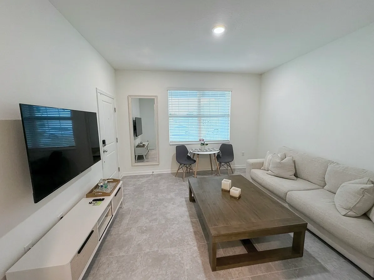 1 bed, 650 sqft, $1,387 — Photo 4