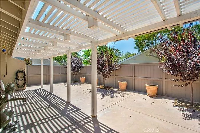 7259 Seaworthy Dr — Photo 29