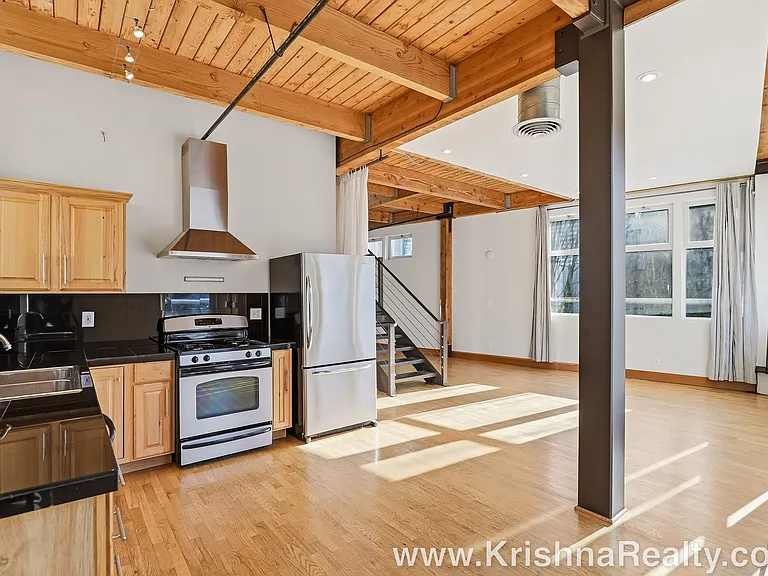 725 NW Flanders St #401 — Photo 9